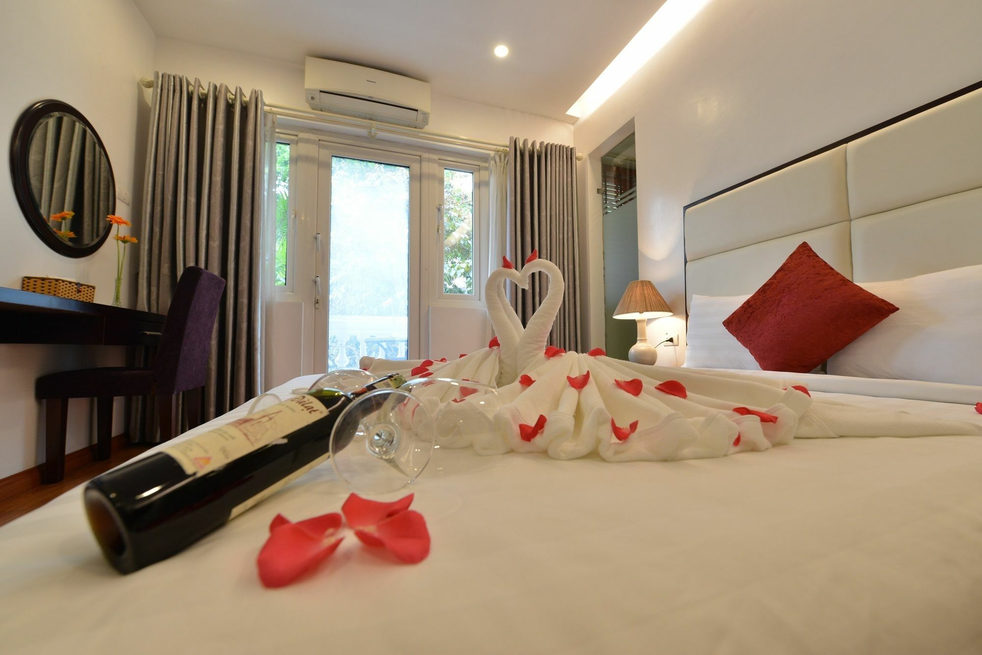 Hanoi Amorita Boutique Hotel & Travel Exterior photo