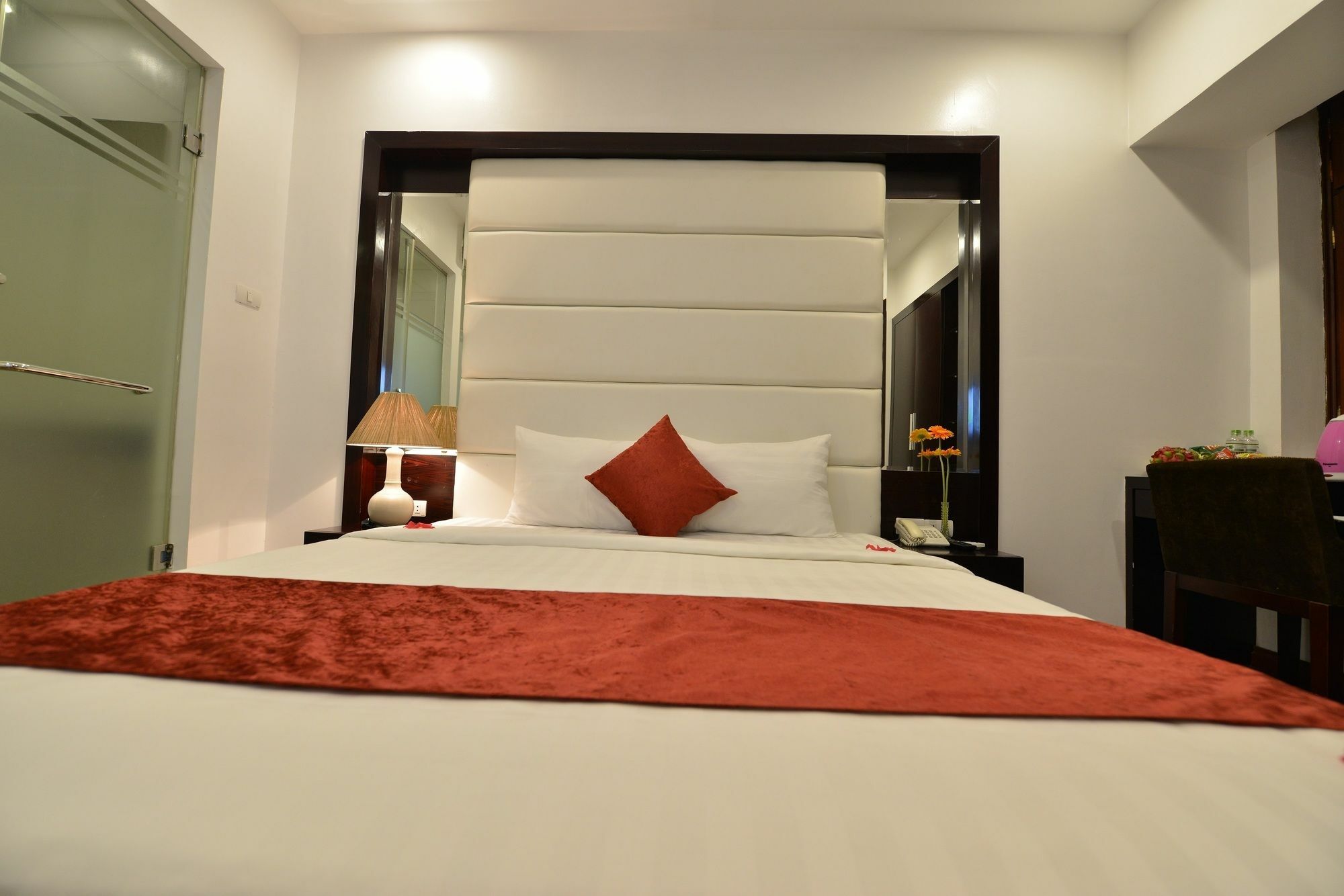 Hanoi Amorita Boutique Hotel & Travel Exterior photo