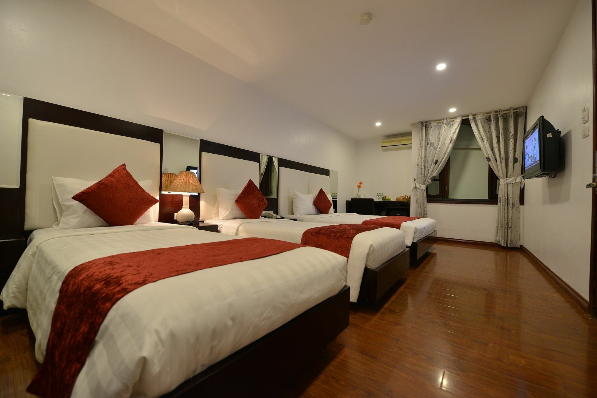 Hanoi Amorita Boutique Hotel & Travel Exterior photo
